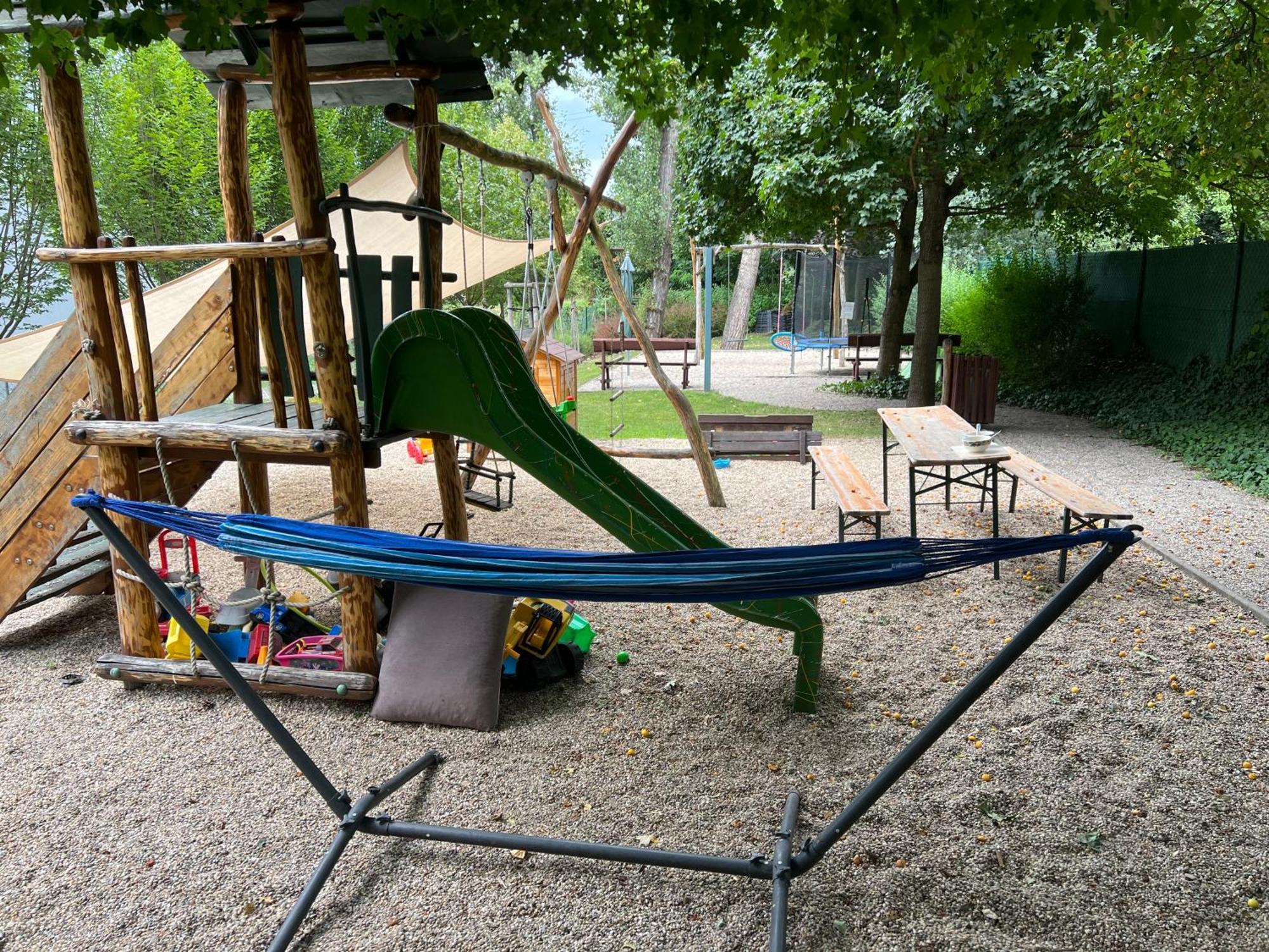 Forest Park Garden Apartment Bratislava Extérieur photo