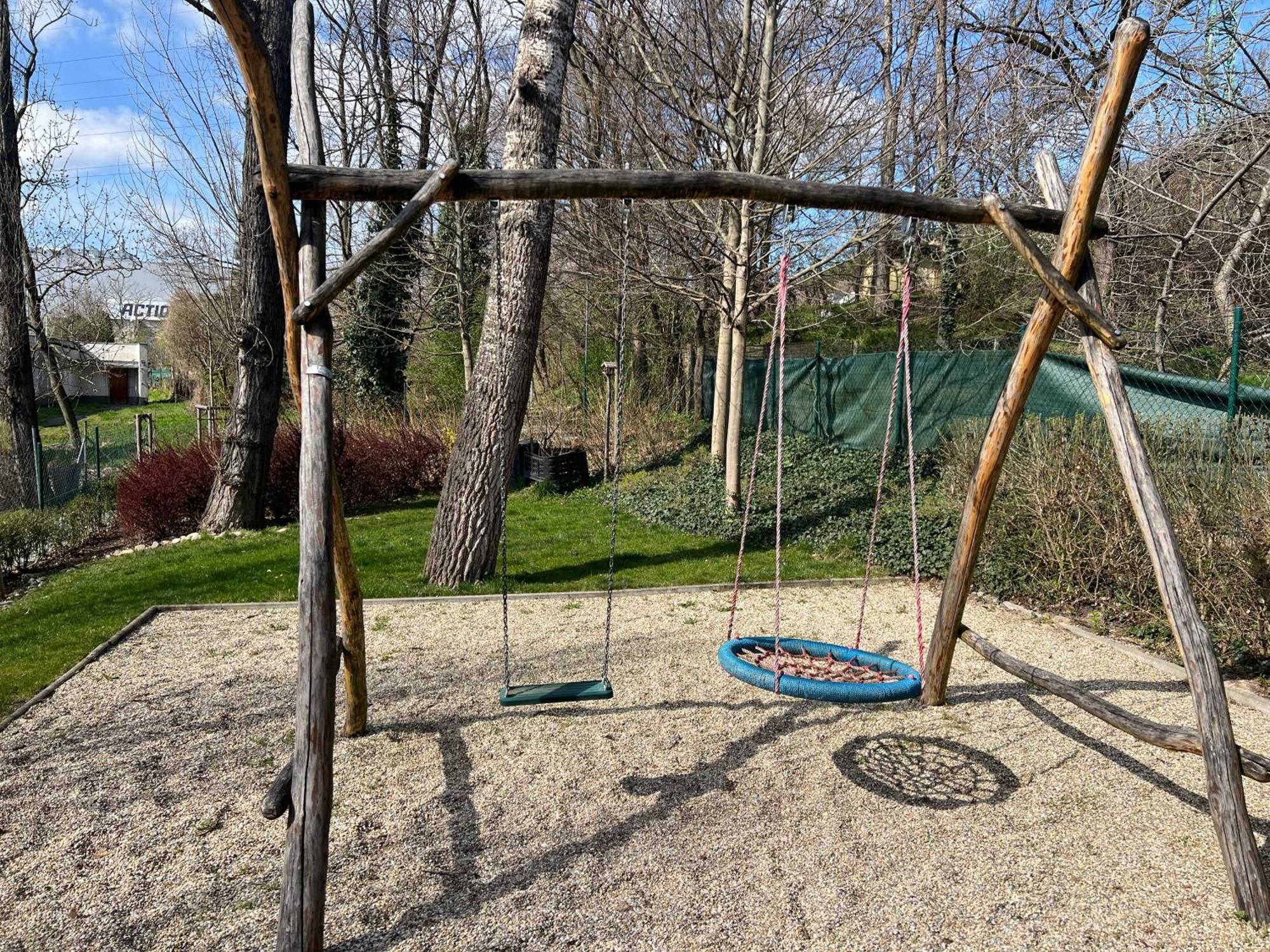 Forest Park Garden Apartment Bratislava Extérieur photo